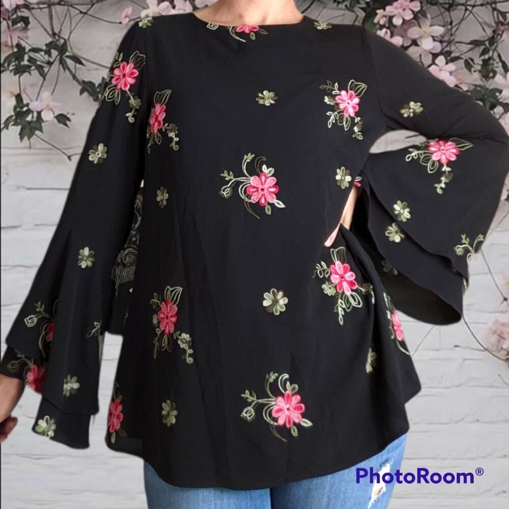 Neiman Marcus Black Floral Embroidered Bell Sleeve Blouse M
